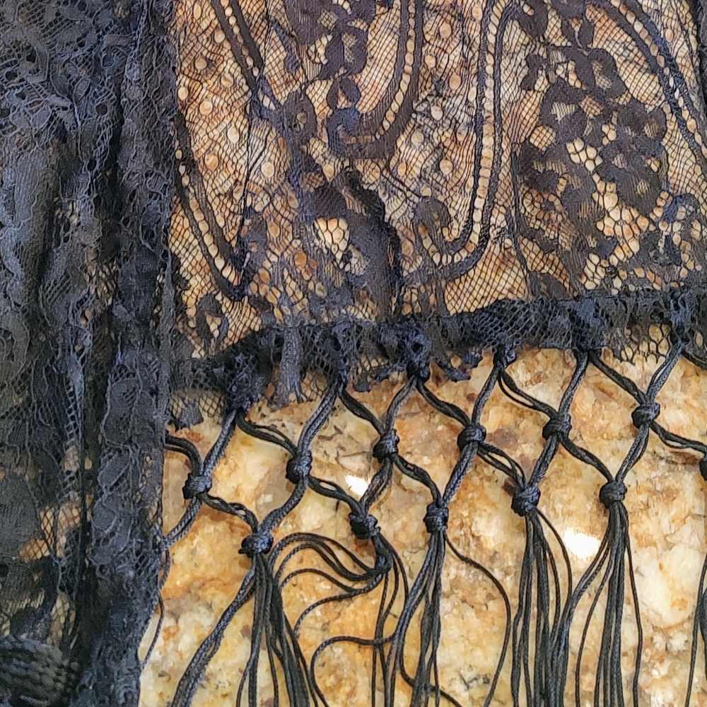 Lacey Black overlay jacket, with fringed sleeves and bottom sz L. - Picture 4 of 16